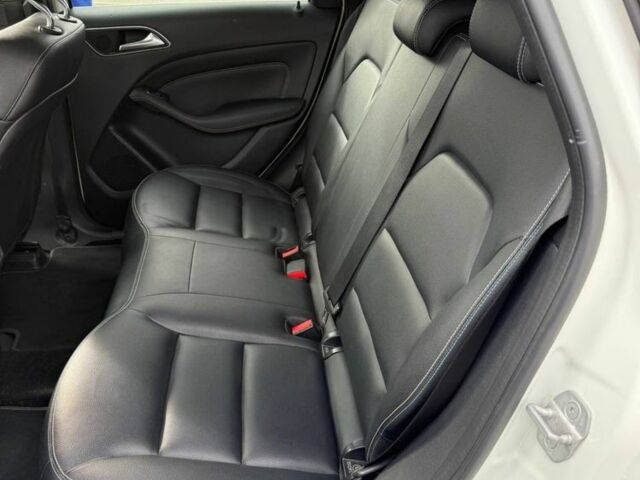 Білий Мерседес 250, об'ємом двигуна 0 л та пробігом 193 тис. км за 10000 $, фото 2 на Automoto.ua