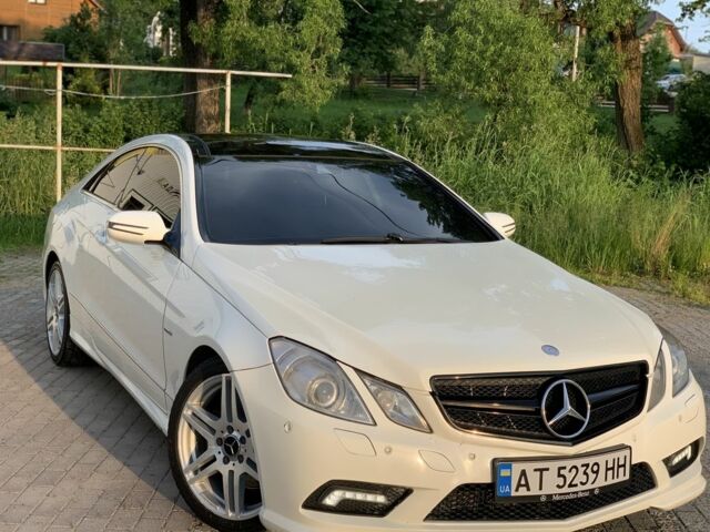 Білий Мерседес 250, об'ємом двигуна 2.1 л та пробігом 265 тис. км за 12999 $, фото 7 на Automoto.ua