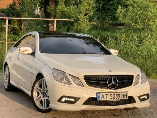 Білий Мерседес 250, об'ємом двигуна 2.1 л та пробігом 265 тис. км за 12999 $, фото 6 на Automoto.ua