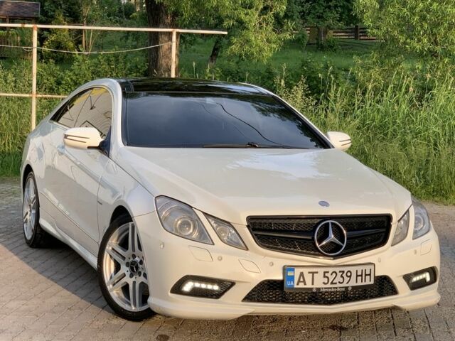 Білий Мерседес 250, об'ємом двигуна 2.1 л та пробігом 265 тис. км за 12999 $, фото 1 на Automoto.ua