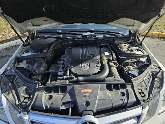 Белый Мерседес 250, объемом двигателя 1.8 л и пробегом 169 тыс. км за 12200 $, фото 8 на Automoto.ua