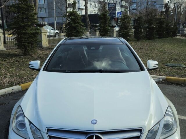 Белый Мерседес 250, объемом двигателя 1.8 л и пробегом 169 тыс. км за 12200 $, фото 12 на Automoto.ua