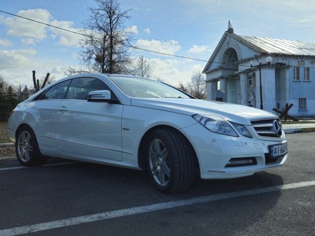 Белый Мерседес 250, объемом двигателя 1.8 л и пробегом 169 тыс. км за 12200 $, фото 3 на Automoto.ua