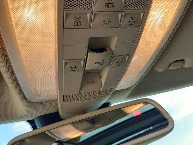 Белый Мерседес 250, объемом двигателя 1.8 л и пробегом 140 тыс. км за 14000 $, фото 18 на Automoto.ua