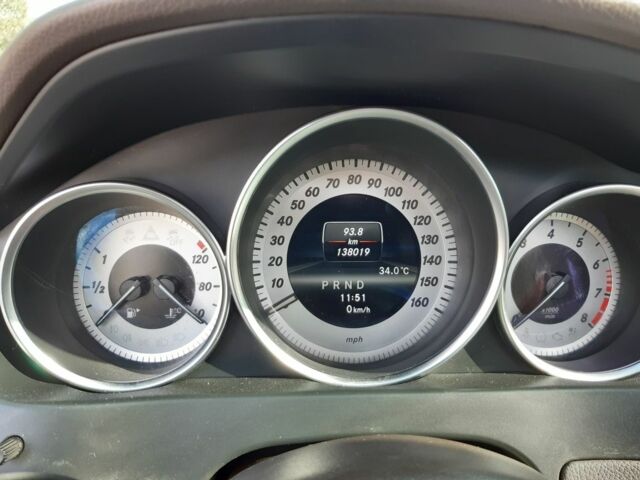 Белый Мерседес 250, объемом двигателя 1.8 л и пробегом 140 тыс. км за 14000 $, фото 17 на Automoto.ua