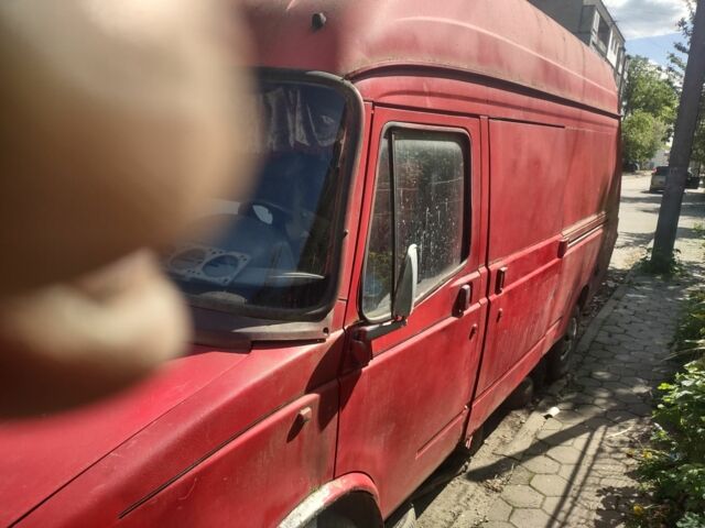 Білий Мерседес 250, об'ємом двигуна 2.9 л та пробігом 950 тис. км за 3755 $, фото 2 на Automoto.ua