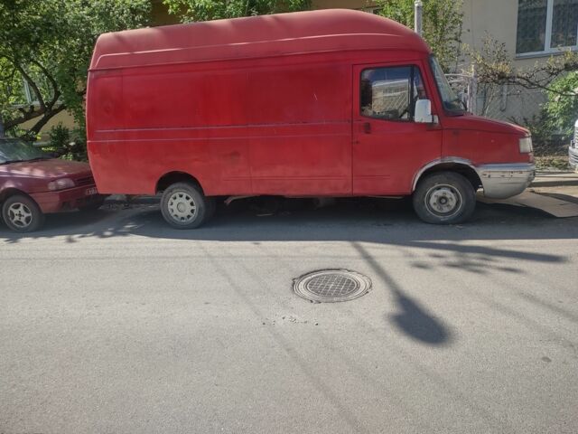 Білий Мерседес 250, об'ємом двигуна 2.9 л та пробігом 950 тис. км за 3755 $, фото 1 на Automoto.ua