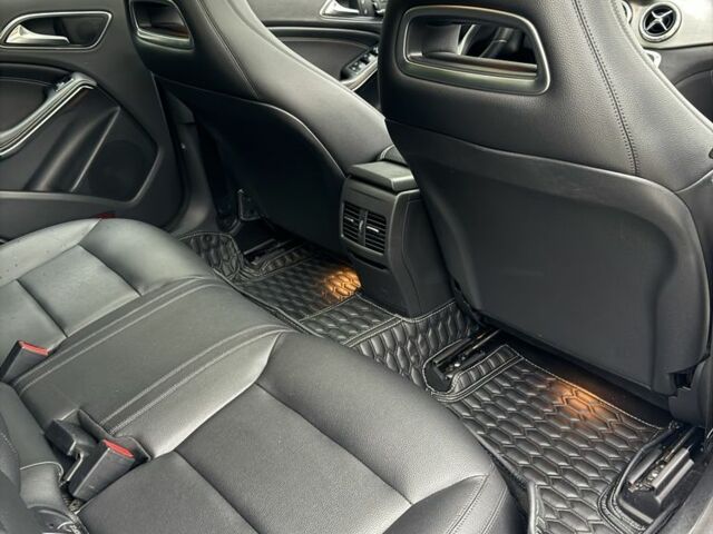 Белый Мерседес 250, объемом двигателя 2 л и пробегом 159 тыс. км за 15100 $, фото 18 на Automoto.ua