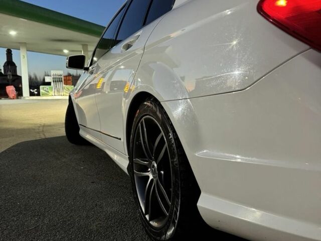 Белый Мерседес 250, объемом двигателя 1.8 л и пробегом 154 тыс. км за 14250 $, фото 5 на Automoto.ua