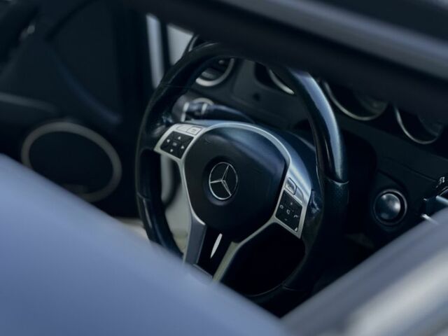 Білий Мерседес 250, об'ємом двигуна 1.8 л та пробігом 230 тис. км за 12555 $, фото 14 на Automoto.ua