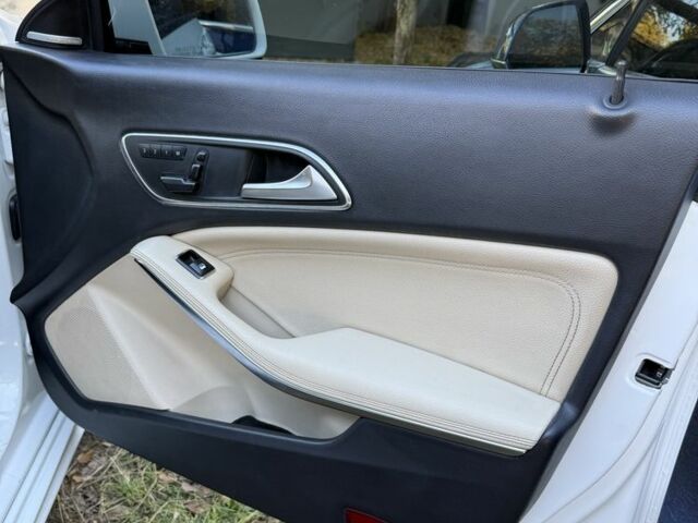 Білий Мерседес 250, об'ємом двигуна 2 л та пробігом 236 тис. км за 13999 $, фото 14 на Automoto.ua