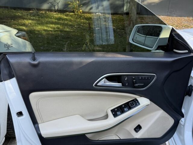 Білий Мерседес 250, об'ємом двигуна 2 л та пробігом 236 тис. км за 13999 $, фото 10 на Automoto.ua