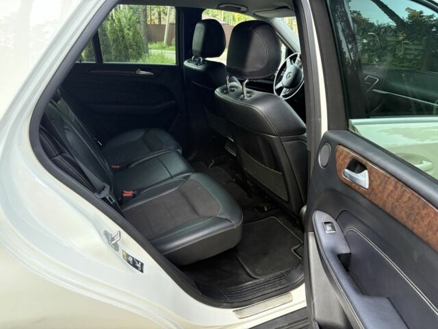 Білий Мерседес 250, об'ємом двигуна 2.1 л та пробігом 259 тис. км за 18000 $, фото 7 на Automoto.ua