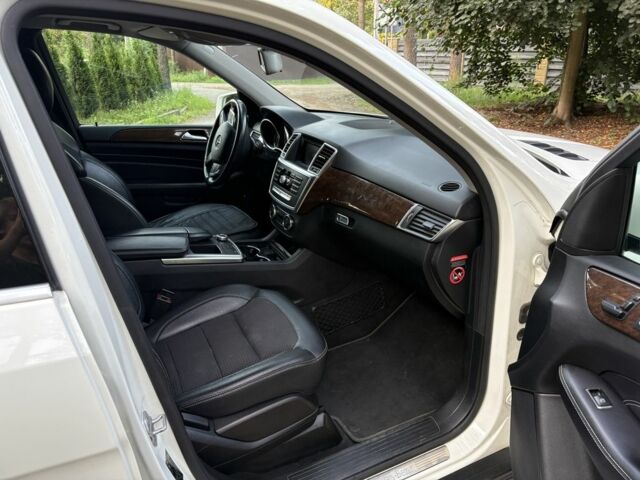 Білий Мерседес 250, об'ємом двигуна 2.1 л та пробігом 259 тис. км за 18000 $, фото 8 на Automoto.ua