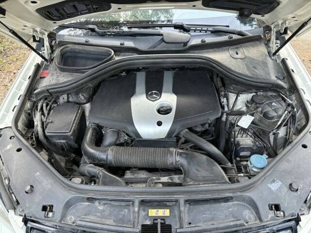 Білий Мерседес 250, об'ємом двигуна 2.1 л та пробігом 259 тис. км за 18000 $, фото 15 на Automoto.ua