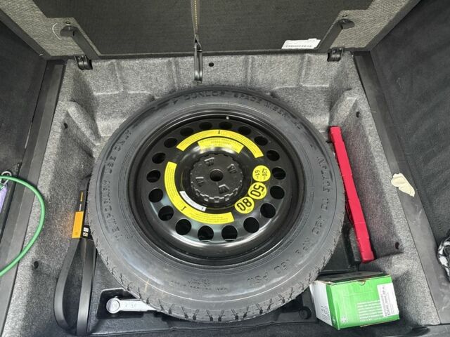 Білий Мерседес 250, об'ємом двигуна 2.1 л та пробігом 259 тис. км за 18000 $, фото 11 на Automoto.ua