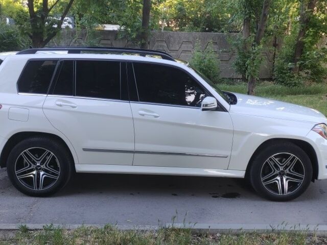 Белый Мерседес 250, объемом двигателя 2.1 л и пробегом 138 тыс. км за 15500 $, фото 4 на Automoto.ua