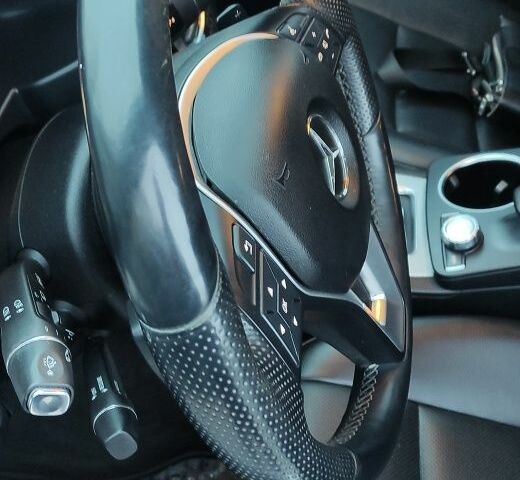 Белый Мерседес 250, объемом двигателя 2.1 л и пробегом 138 тыс. км за 15500 $, фото 9 на Automoto.ua