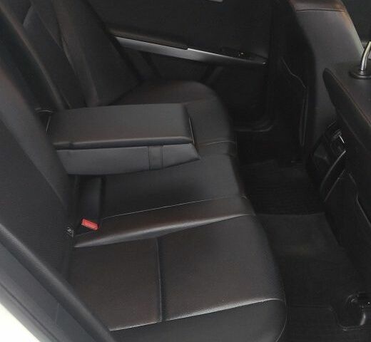 Белый Мерседес 250, объемом двигателя 2.1 л и пробегом 138 тыс. км за 15500 $, фото 12 на Automoto.ua