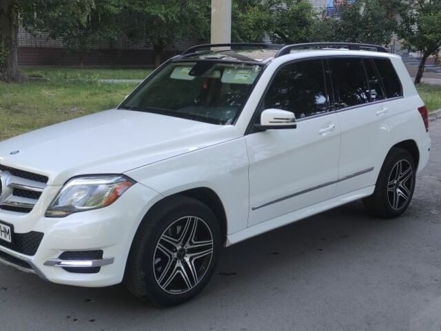 Белый Мерседес 250, объемом двигателя 2.1 л и пробегом 138 тыс. км за 15500 $, фото 2 на Automoto.ua