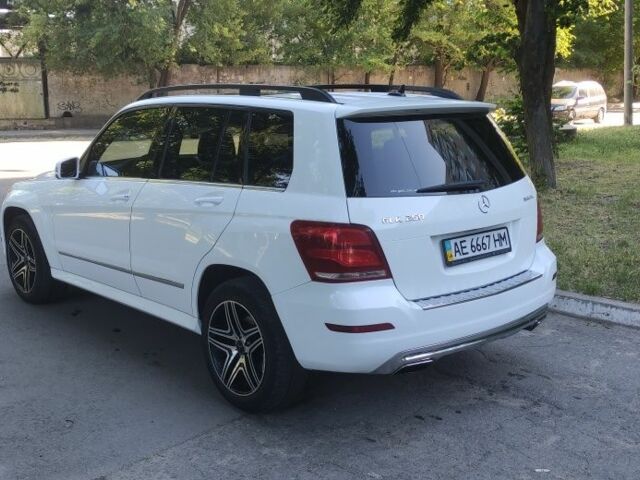 Белый Мерседес 250, объемом двигателя 2.1 л и пробегом 138 тыс. км за 15500 $, фото 6 на Automoto.ua