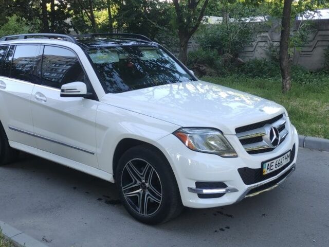 Белый Мерседес 250, объемом двигателя 2.1 л и пробегом 138 тыс. км за 15500 $, фото 1 на Automoto.ua