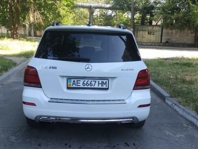 Белый Мерседес 250, объемом двигателя 2.1 л и пробегом 138 тыс. км за 15500 $, фото 21 на Automoto.ua