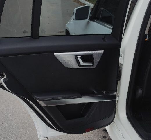 Белый Мерседес 250, объемом двигателя 2.1 л и пробегом 138 тыс. км за 15500 $, фото 13 на Automoto.ua