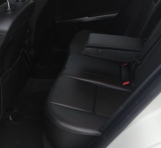 Белый Мерседес 250, объемом двигателя 2.1 л и пробегом 138 тыс. км за 15500 $, фото 11 на Automoto.ua