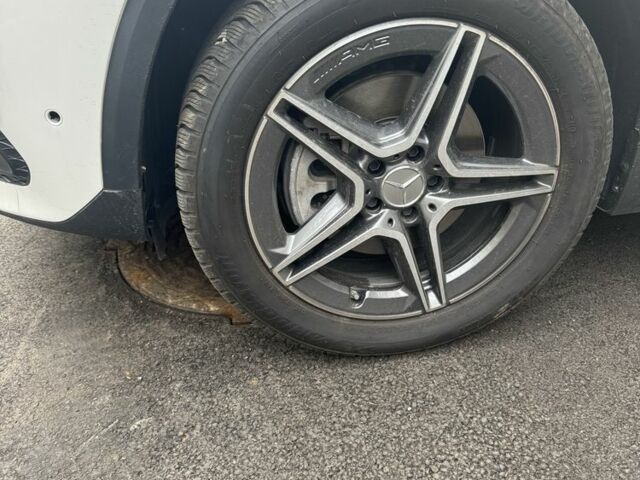 Белый Мерседес 250, объемом двигателя 2 л и пробегом 59 тыс. км за 32000 $, фото 3 на Automoto.ua