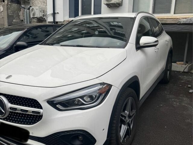 Белый Мерседес 250, объемом двигателя 2 л и пробегом 59 тыс. км за 32000 $, фото 2 на Automoto.ua