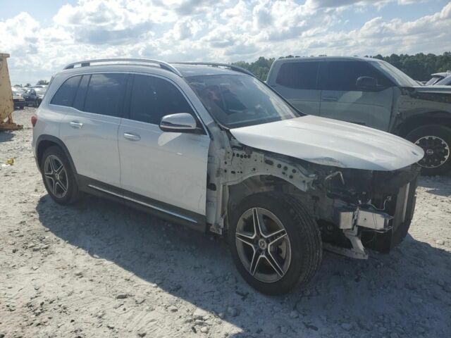 Белый Мерседес 250, объемом двигателя 2 л и пробегом 25 тыс. км за 22600 $, фото 3 на Automoto.ua