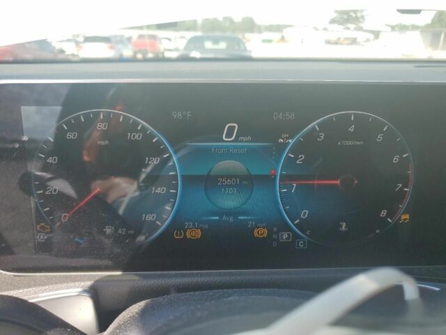 Белый Мерседес 250, объемом двигателя 2 л и пробегом 25 тыс. км за 22600 $, фото 8 на Automoto.ua