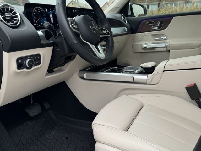 Белый Мерседес 250, объемом двигателя 2 л и пробегом 36 тыс. км за 49000 $, фото 21 на Automoto.ua