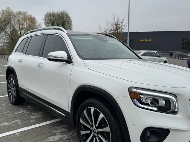 Белый Мерседес 250, объемом двигателя 2 л и пробегом 36 тыс. км за 49000 $, фото 8 на Automoto.ua