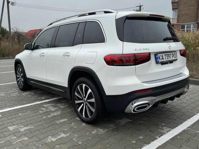 Белый Мерседес 250, объемом двигателя 2 л и пробегом 36 тыс. км за 49000 $, фото 4 на Automoto.ua