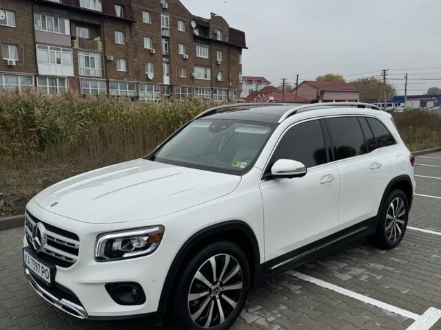 Белый Мерседес 250, объемом двигателя 2 л и пробегом 36 тыс. км за 49000 $, фото 2 на Automoto.ua