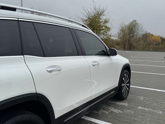 Белый Мерседес 250, объемом двигателя 2 л и пробегом 36 тыс. км за 49000 $, фото 7 на Automoto.ua