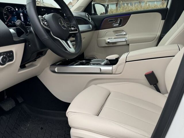 Белый Мерседес 250, объемом двигателя 2 л и пробегом 36 тыс. км за 49000 $, фото 20 на Automoto.ua