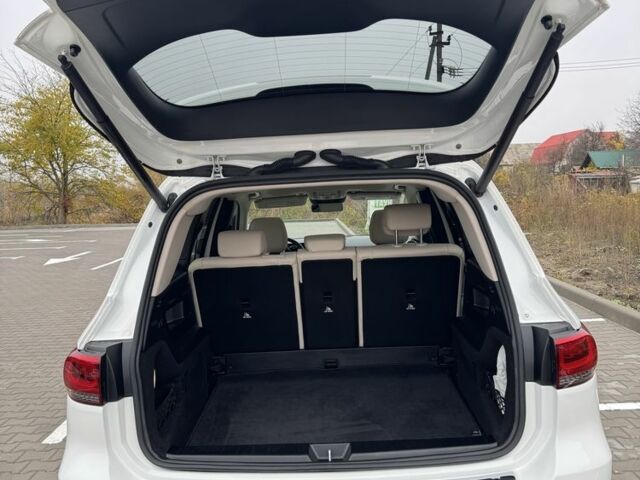 Белый Мерседес 250, объемом двигателя 2 л и пробегом 36 тыс. км за 49000 $, фото 15 на Automoto.ua