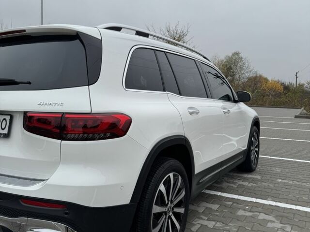 Белый Мерседес 250, объемом двигателя 2 л и пробегом 36 тыс. км за 49000 $, фото 6 на Automoto.ua