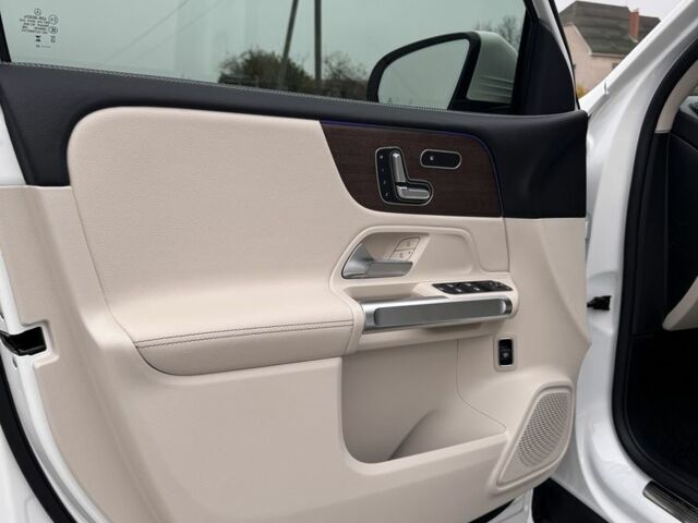 Белый Мерседес 250, объемом двигателя 2 л и пробегом 36 тыс. км за 49000 $, фото 19 на Automoto.ua