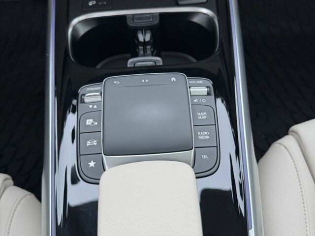 Белый Мерседес 250, объемом двигателя 2 л и пробегом 36 тыс. км за 49000 $, фото 23 на Automoto.ua