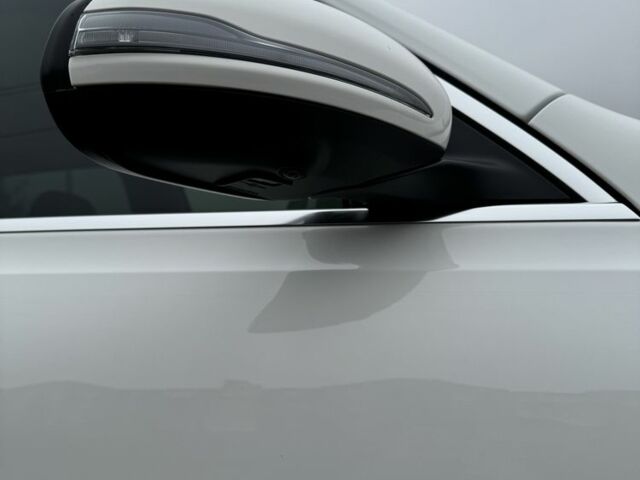 Белый Мерседес 250, объемом двигателя 2 л и пробегом 36 тыс. км за 49000 $, фото 9 на Automoto.ua