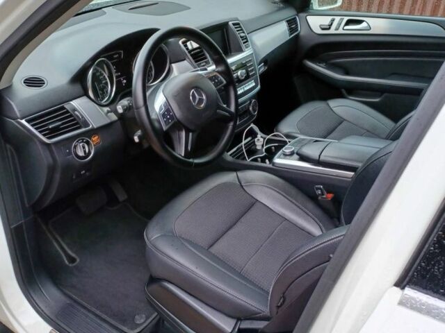 Білий Мерседес 250, об'ємом двигуна 2.1 л та пробігом 220 тис. км за 18500 $, фото 8 на Automoto.ua