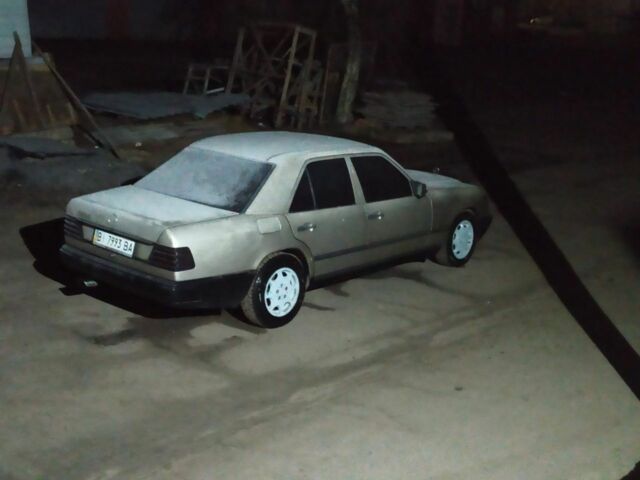 Бежевый Мерседес 250, объемом двигателя 2.5 л и пробегом 600 тыс. км за 2000 $, фото 7 на Automoto.ua