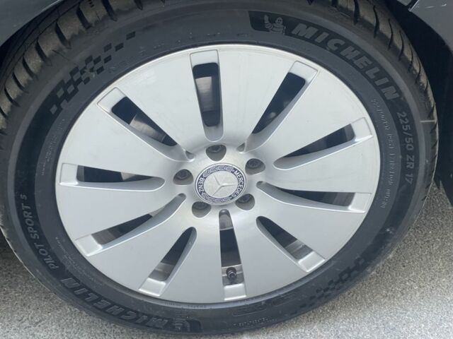 Черный Мерседес 250, объемом двигателя 0 л и пробегом 80 тыс. км за 11500 $, фото 10 на Automoto.ua