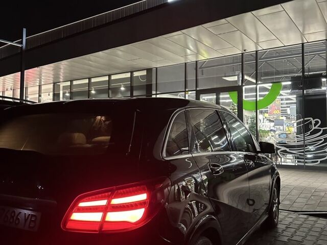 Черный Мерседес 250, объемом двигателя 0 л и пробегом 100 тыс. км за 12700 $, фото 14 на Automoto.ua