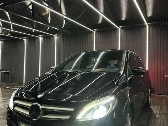 Черный Мерседес 250, объемом двигателя 0 л и пробегом 100 тыс. км за 12700 $, фото 10 на Automoto.ua