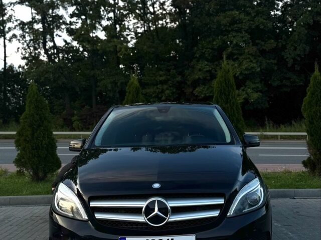 Черный Мерседес 250, объемом двигателя 0 л и пробегом 154 тыс. км за 10100 $, фото 2 на Automoto.ua